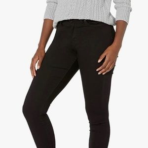 Levi Strauss & Co. Gold Label Women's Skinny Jeans Black 31x30 (size12)